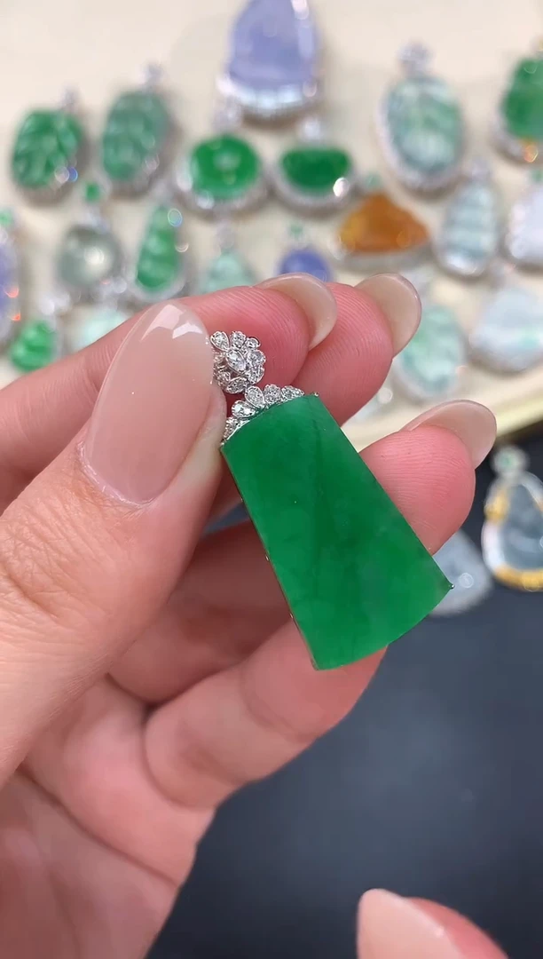 【闪购商品】翡翠吊坠(不含链)18K金镶嵌A79|7980