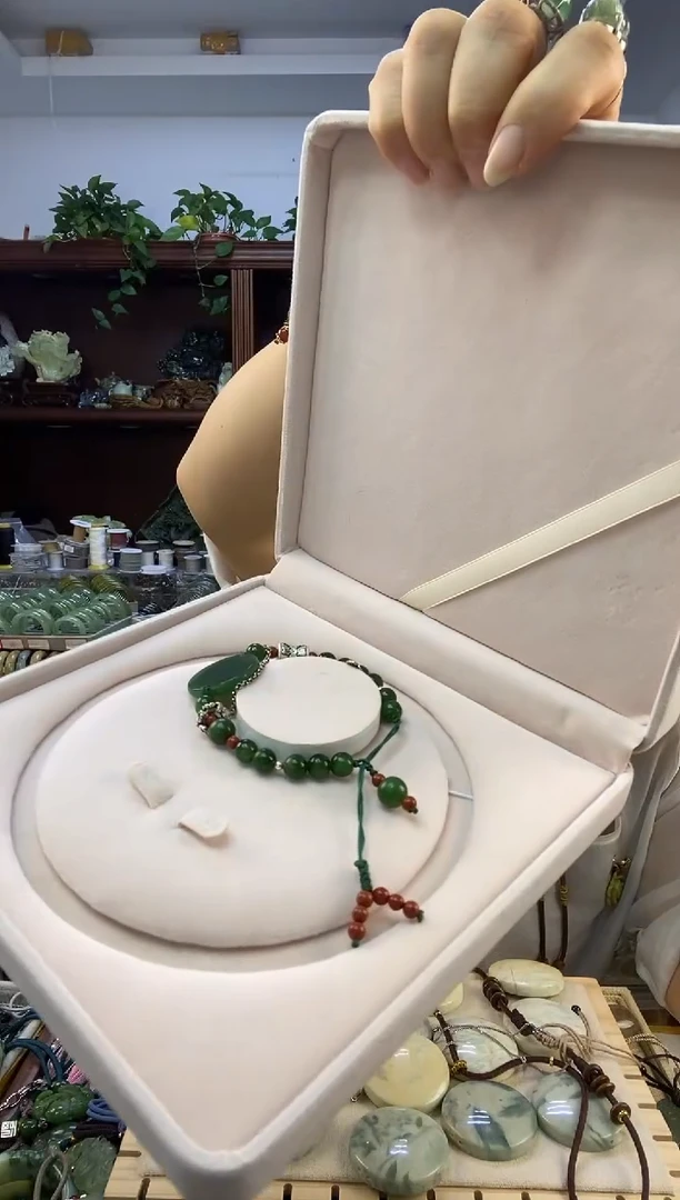 颈饰未镶嵌和田玉南****衣多样性随机发一