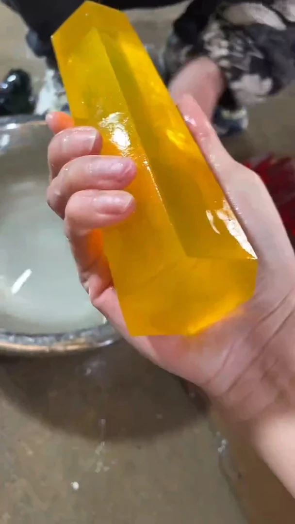 新疆五彩石原石摆件