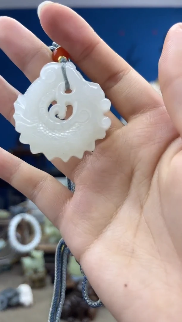 和田玉未镶嵌颈饰1