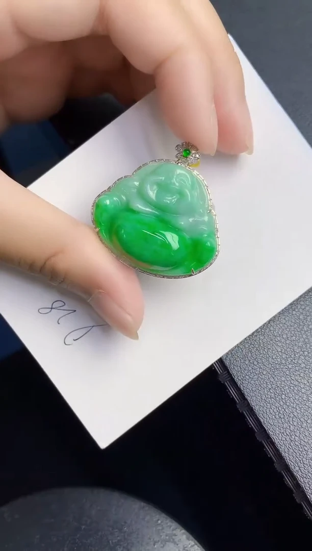 翡翠18K金镶嵌颈饰000000000