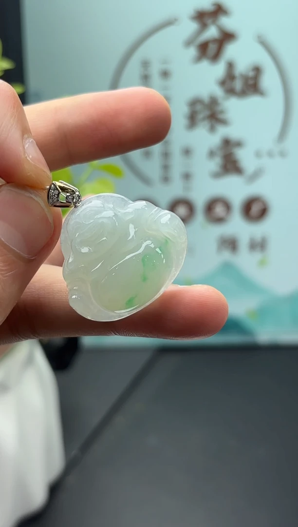 翡翠18K金镶嵌颈饰佛公