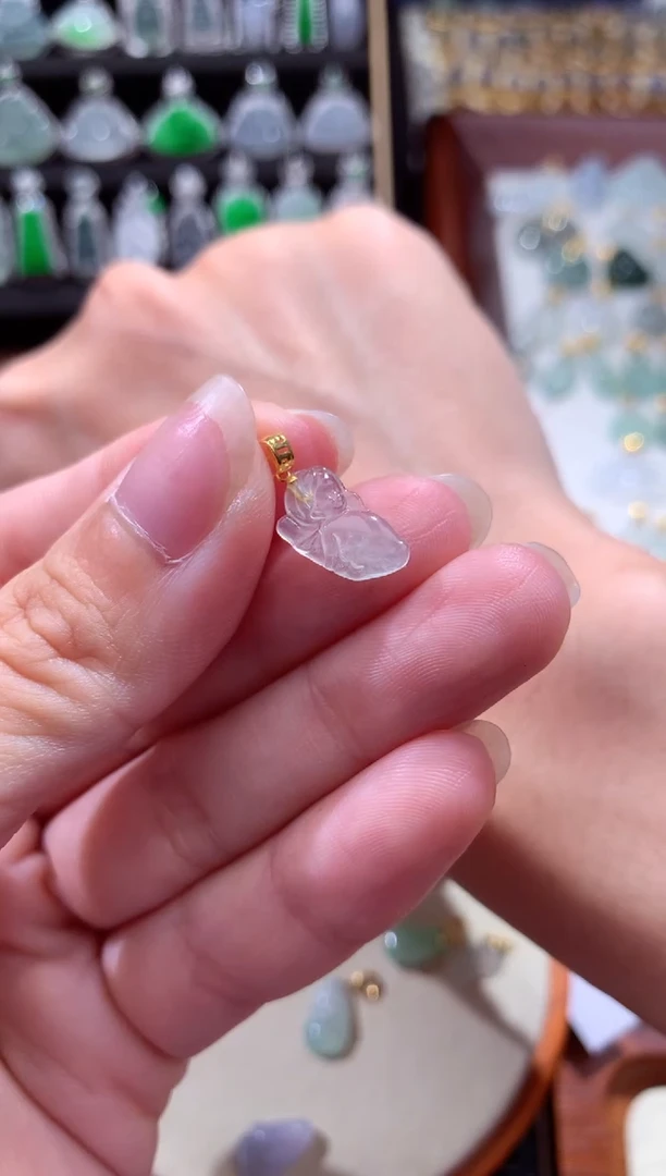 颈饰18K金镶嵌翡翠翡翠