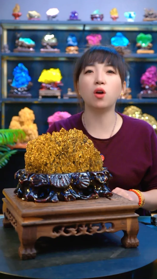 石材颜色漂亮，造型奇特