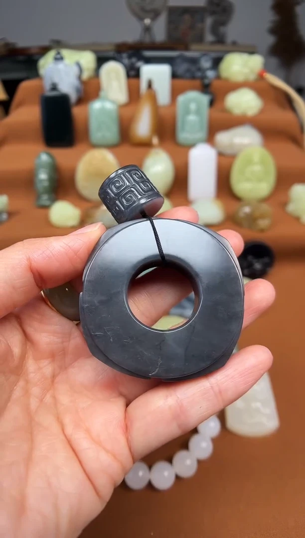 颈饰未镶嵌和田玉玉琮