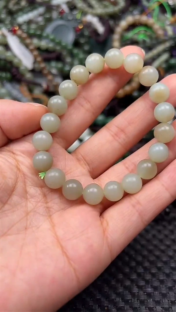 和田玉未镶嵌颈饰1