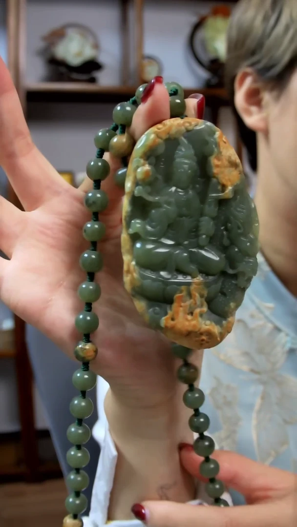 颈饰未镶嵌和田玉虚空