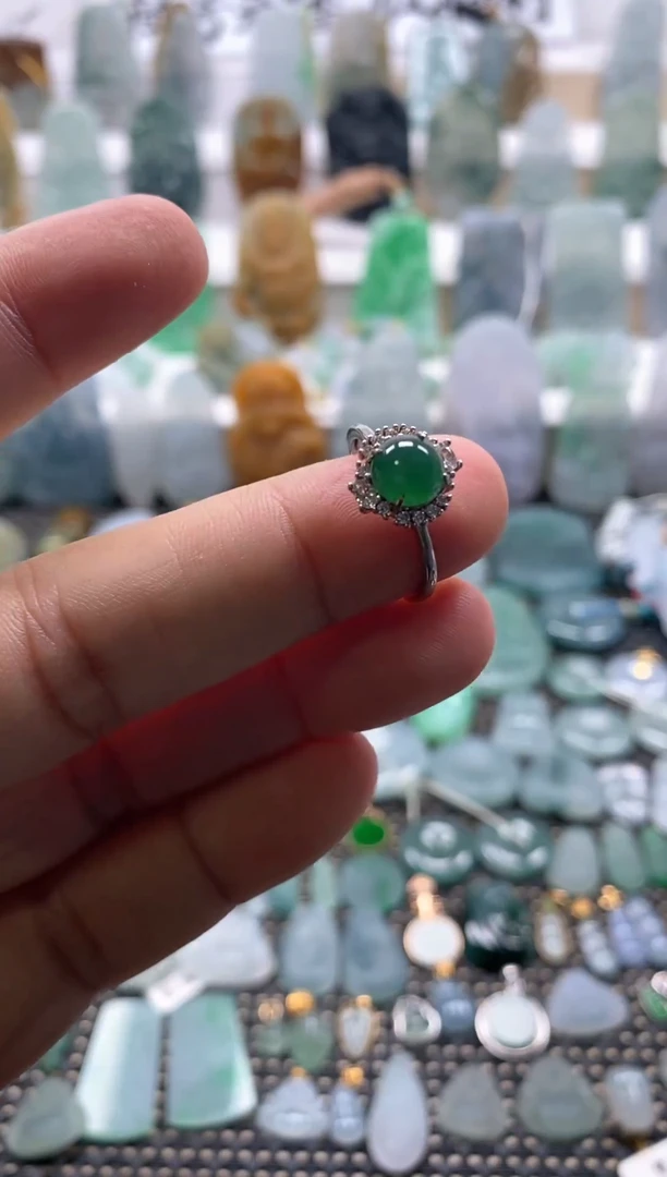 翡翠未镶嵌吊坠(不含链)1