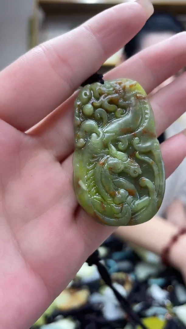 未镶嵌岫玉吊坠`