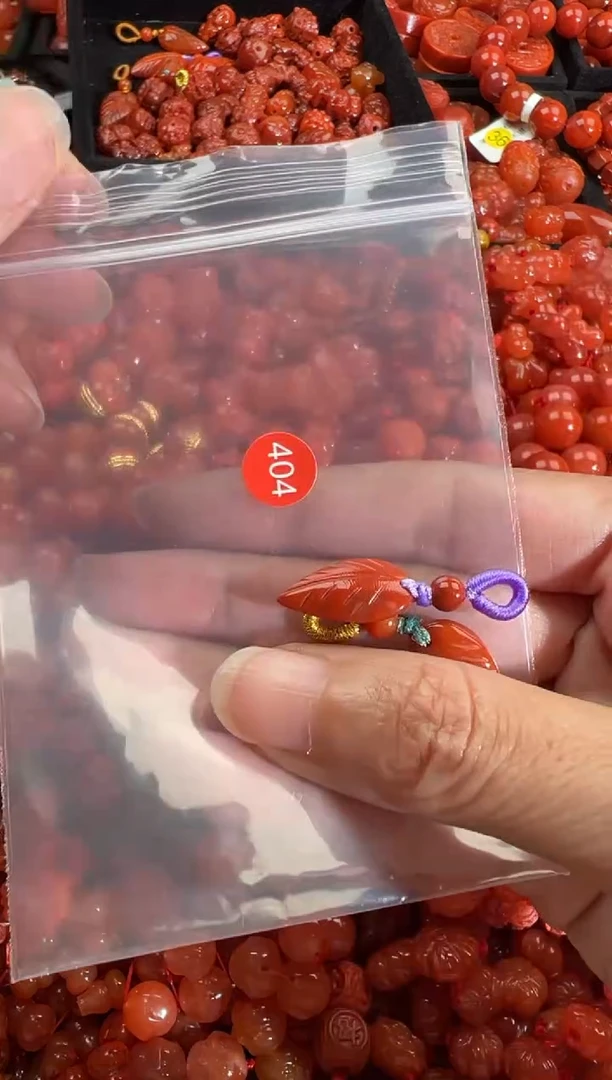 南红玛瑙未镶嵌颈饰1