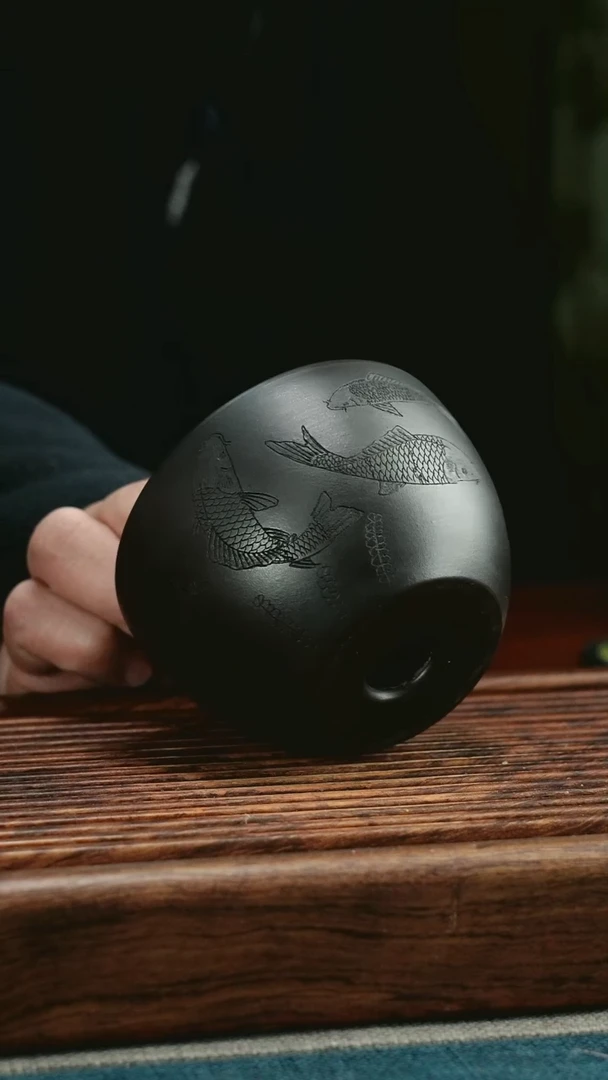 【闪购商品】紫砂茶杯满刻鱼杯