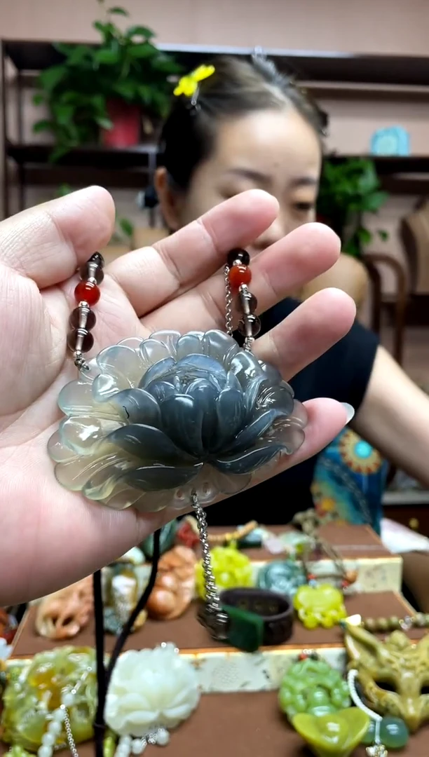 未镶嵌岫玉吊坠·