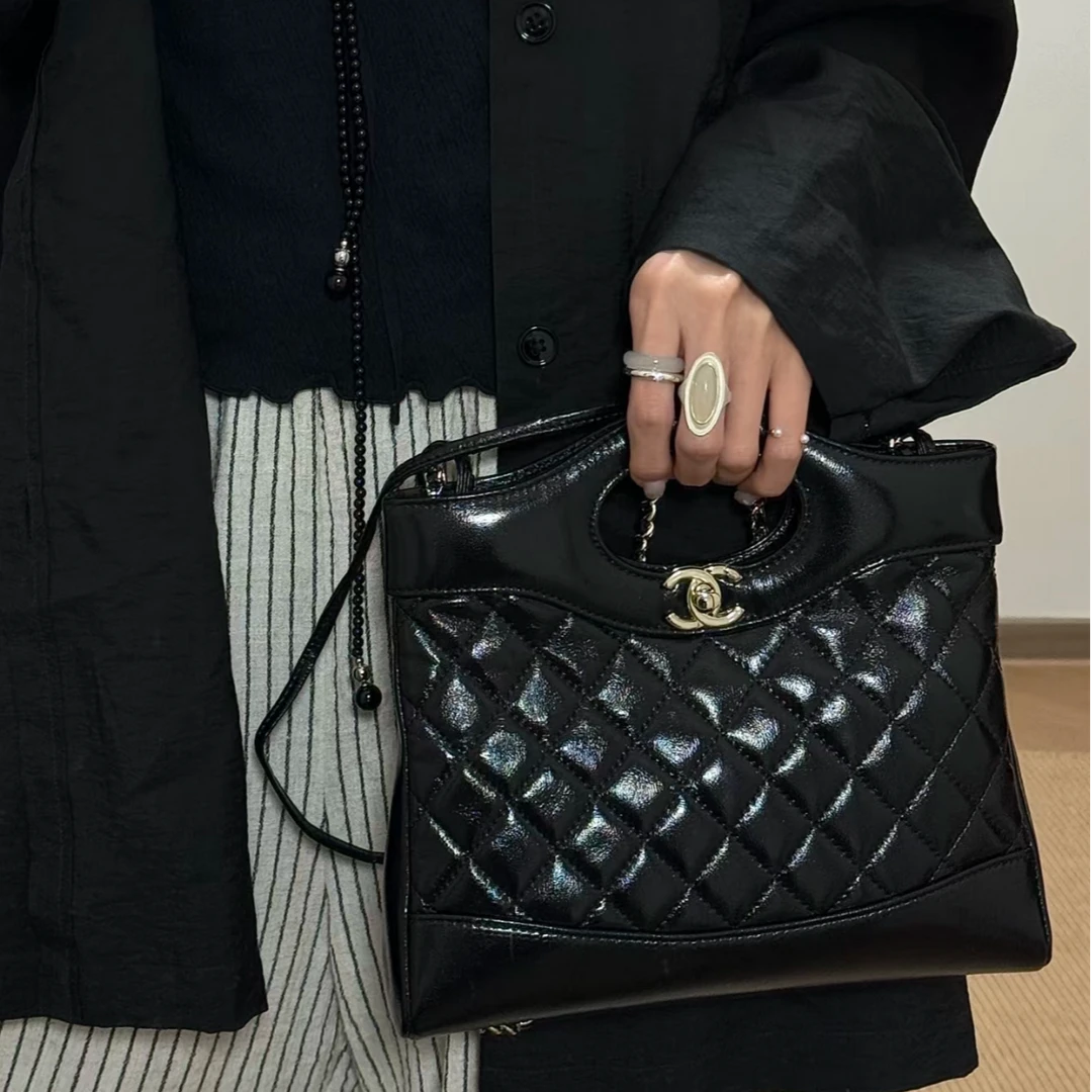 全新未使用 Chanel/香奈儿 青奢荟/黑31bag小号手提挎包/63998