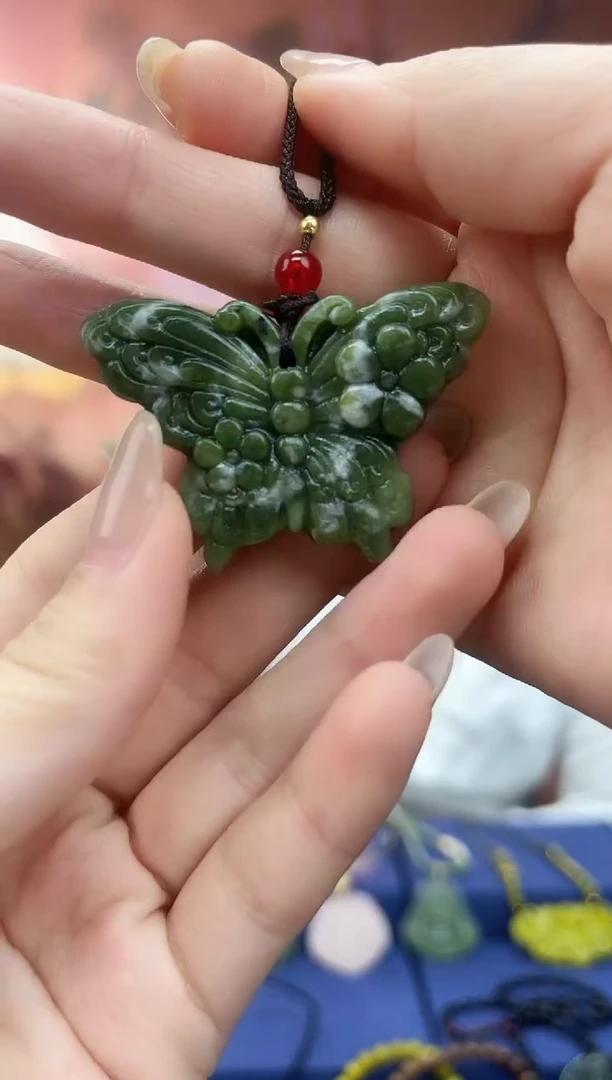 未镶嵌岫玉吊坠·