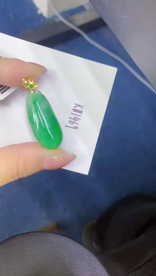 颈饰未镶嵌翡翠缅甸天然翡翠A货