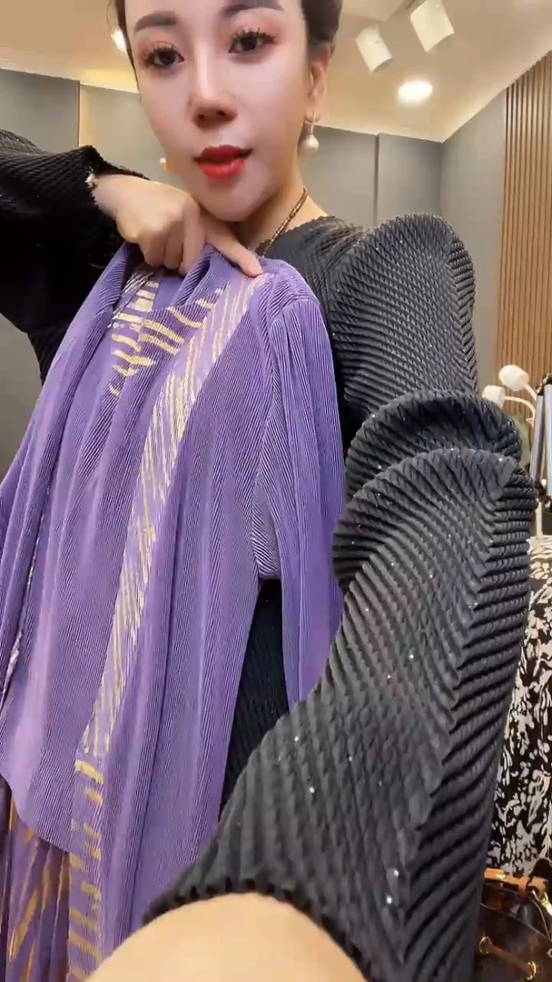 聚酯纤维（涤纶）紫色 金边裙