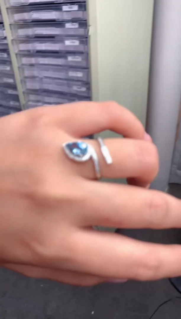 【闪购商品】海蓝宝石戒指18K金镶嵌1.5ct海蓝宝戒指