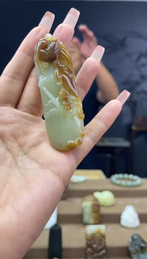 颈饰未镶嵌和田玉1