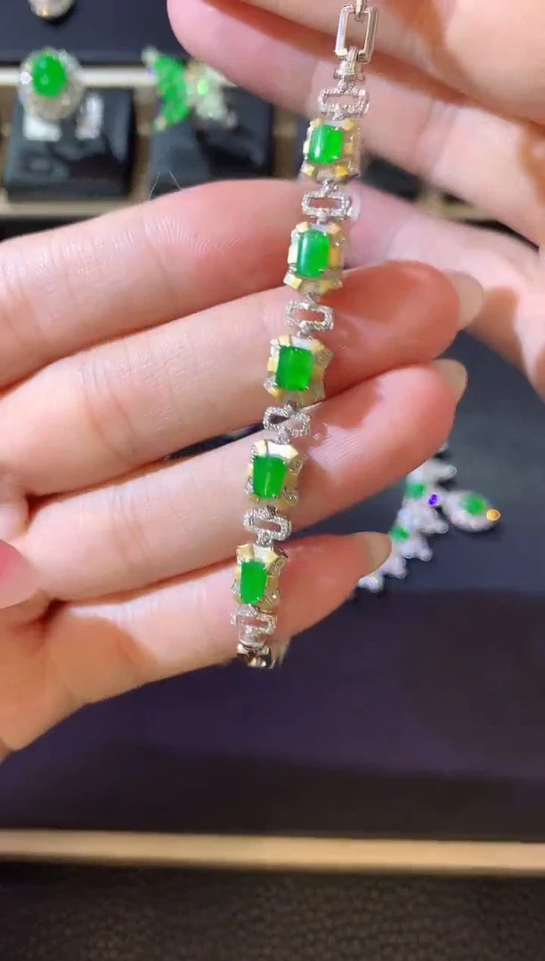 【闪购商品】翡翠手链18K金镶嵌F73 翡翠