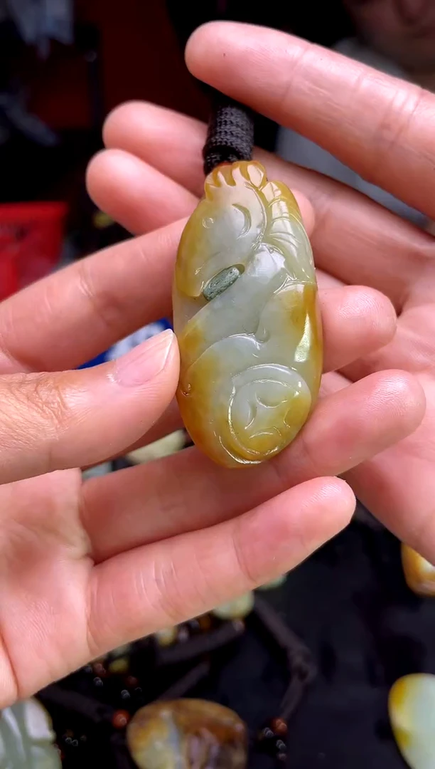 和田玉未镶嵌颈饰1