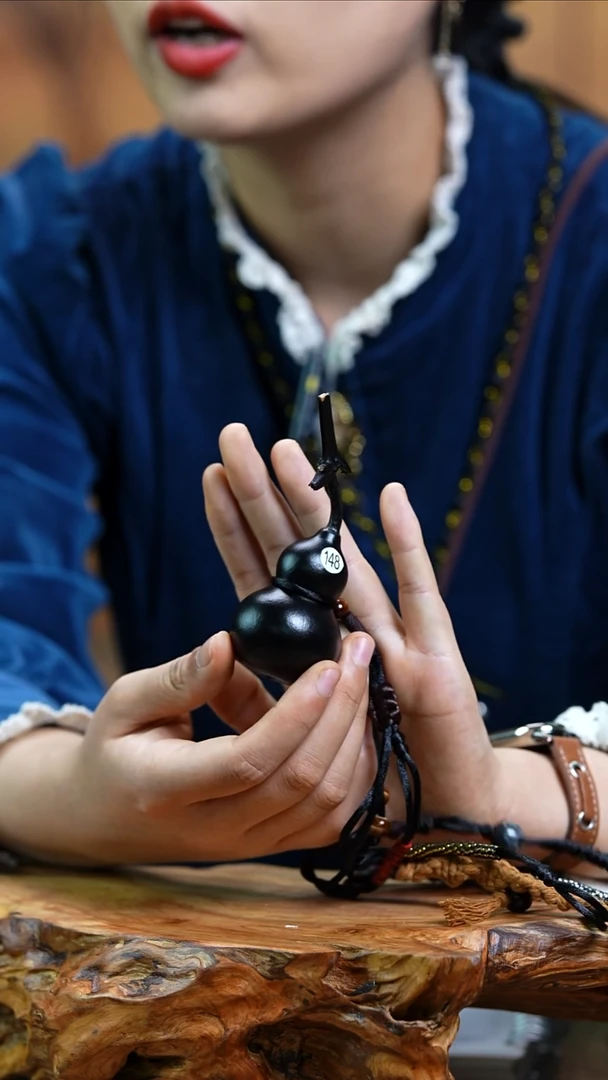 【闪购商品】148—光岳葫脖挂车挂天然大漆手捻小葫芦