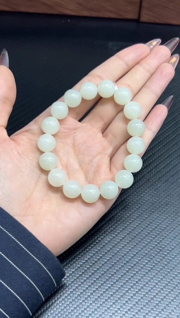 未镶嵌手串和田玉金山微色差卡12 mk