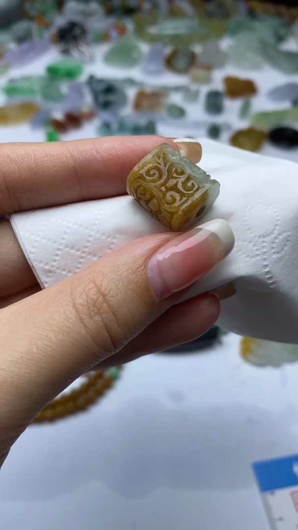 未镶嵌定制翡翠毛货定制不退不换