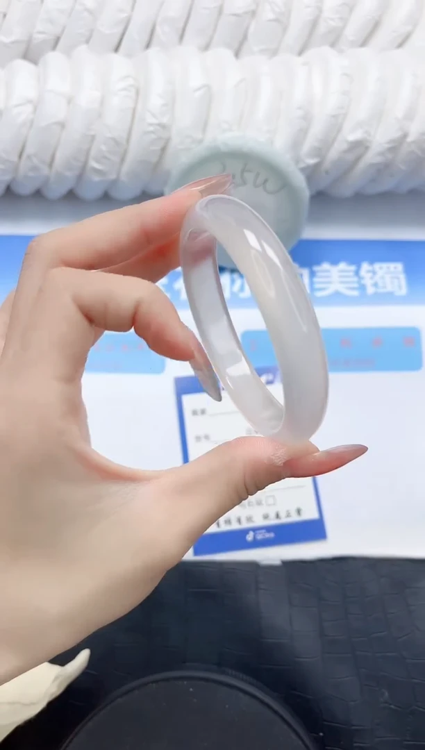 石英质玉手镯未镶嵌166-60