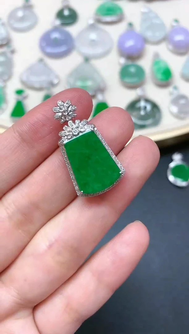 【闪购商品】翡翠吊坠(不含链)18K金镶嵌S424|4980