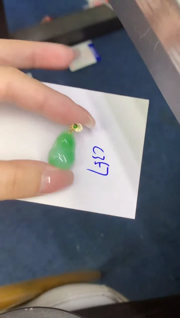 翡翠未镶嵌颈饰00000000000000
