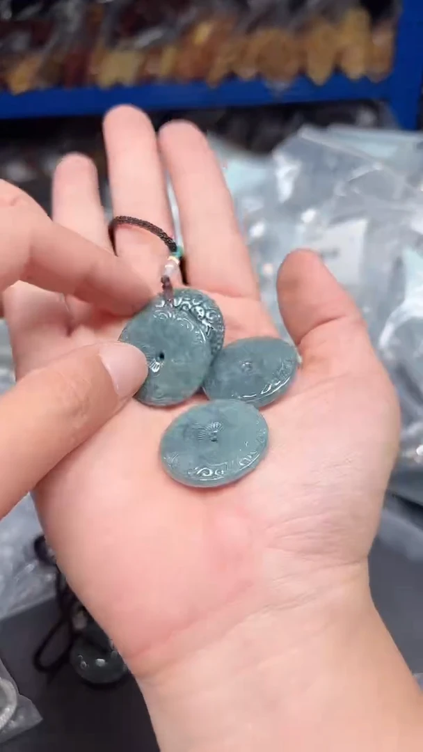 翡翠未镶嵌耳饰081