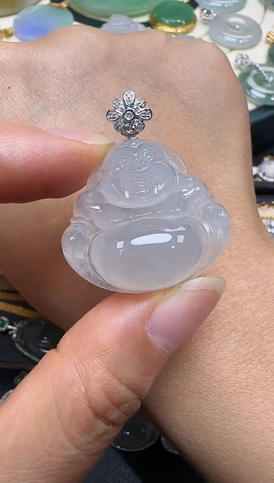 颈饰18K金镶嵌翡翠佛公