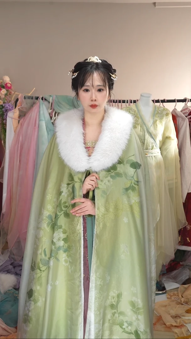 木梨苏斗篷两件套  特价不退换