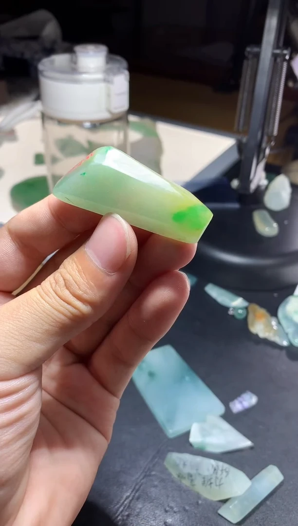 未镶嵌定制翡翠52.2-21.5-7.0