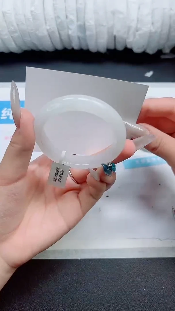 石英质玉手镯未镶嵌b229-圈口52.5