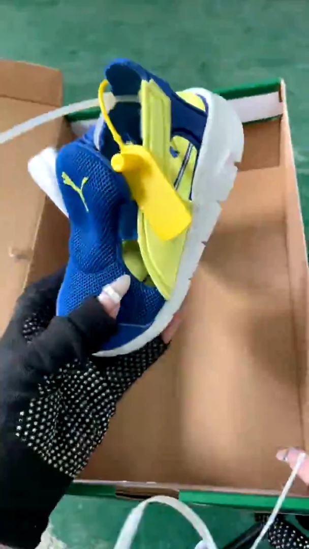 彪马时尚休闲运动鞋23M  +56