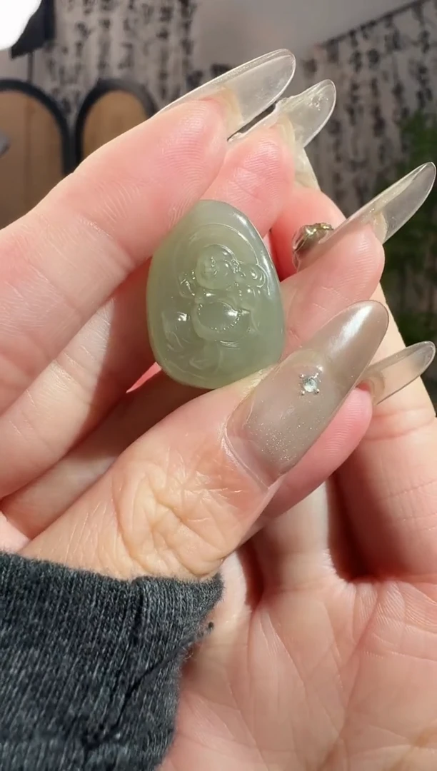 颈饰未镶嵌和田玉佛牌