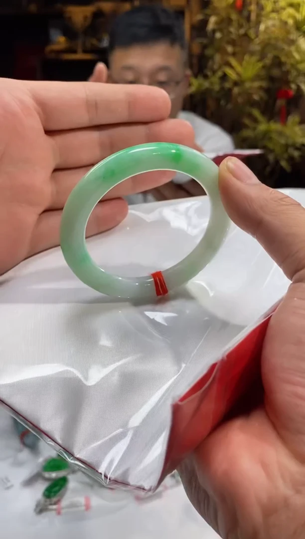 翡翠手镯未镶嵌平***?a10098天然缅甸翡翠A货54-55圈口