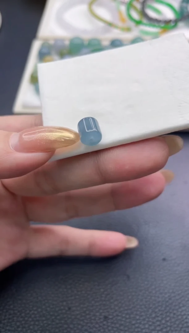 未镶嵌定制翡翠妙*珠子