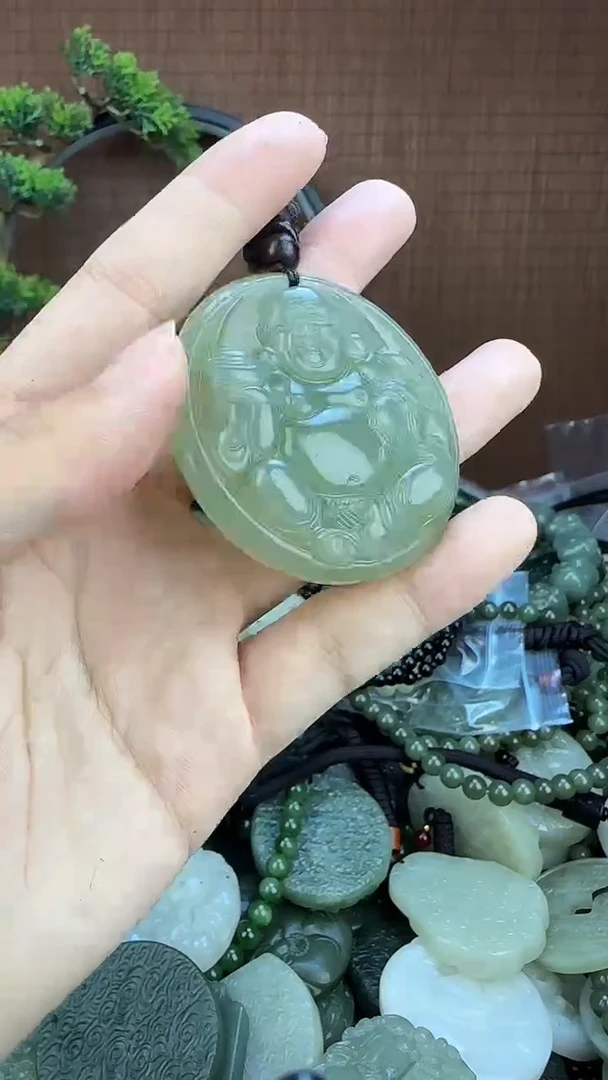 和田玉未镶嵌颈饰1