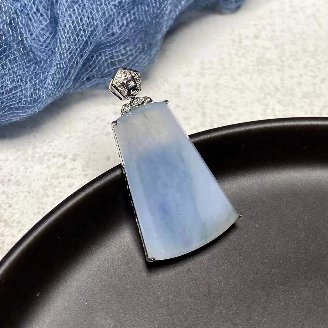 18K 翡翠A货翡翠吊坠 L1030 多样性发其一