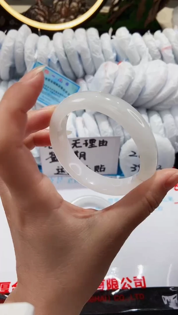 【闪购商品】石英质玉手镯未镶嵌48-56