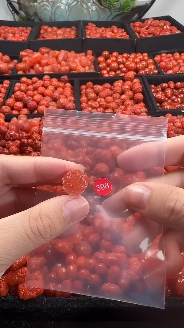 颈饰未镶嵌南红玛瑙1