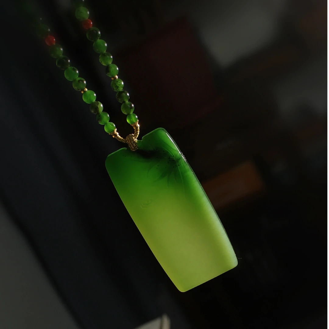 【岚溪珠宝】—碧玉老红皮平安牌，浮光竹影——清风摇竹影，萧瑟动心弦