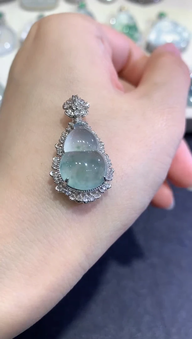 【闪购商品】翡翠颈饰18K金镶嵌B140