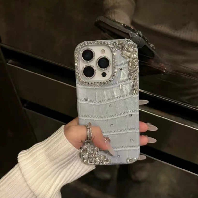 轻奢鳄鱼皮雾霾蓝高级闪钻适用苹果16promax手机壳iPhone15新款14