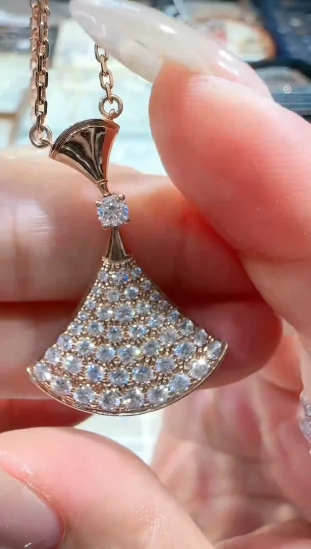 【闪购商品】钻石项链18K金镶嵌超大号裙子