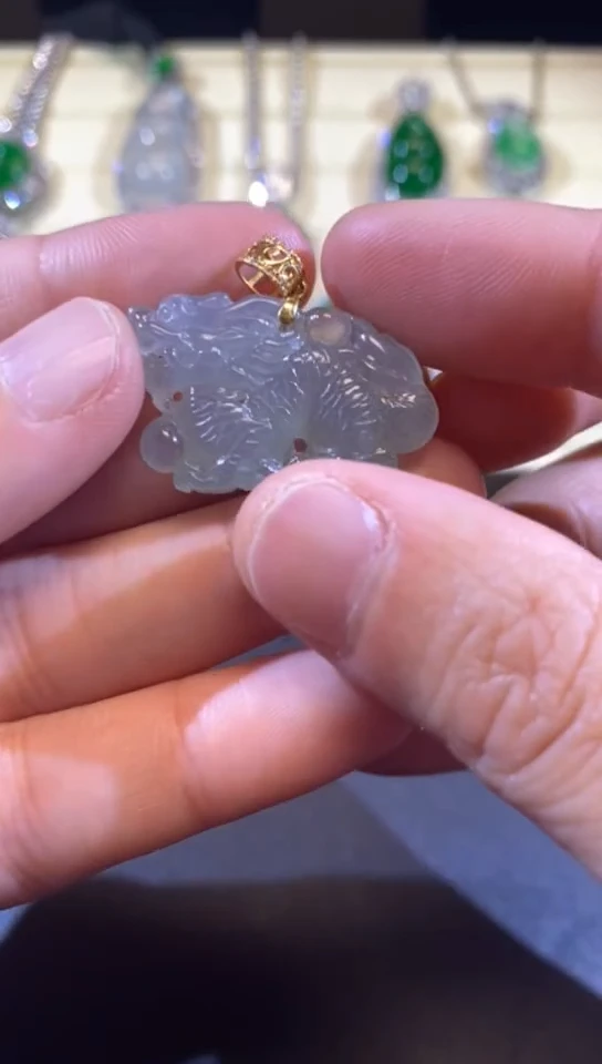 【闪购商品】翡翠吊坠(赠链)18K金镶嵌缅甸天然A货翡翠