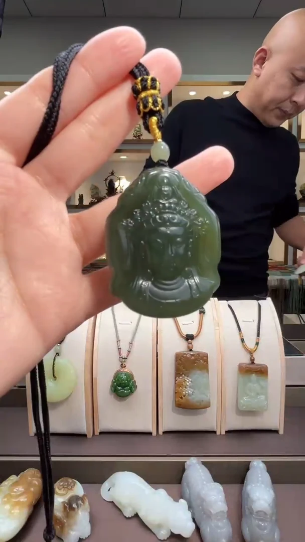 颈饰未镶嵌和田玉苏