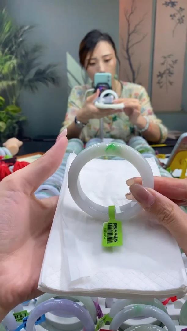 未镶嵌手镯翡翠000039393